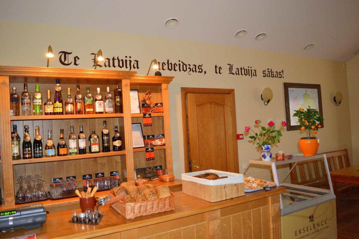Rudzupukes Hotel Svente Buitenkant foto