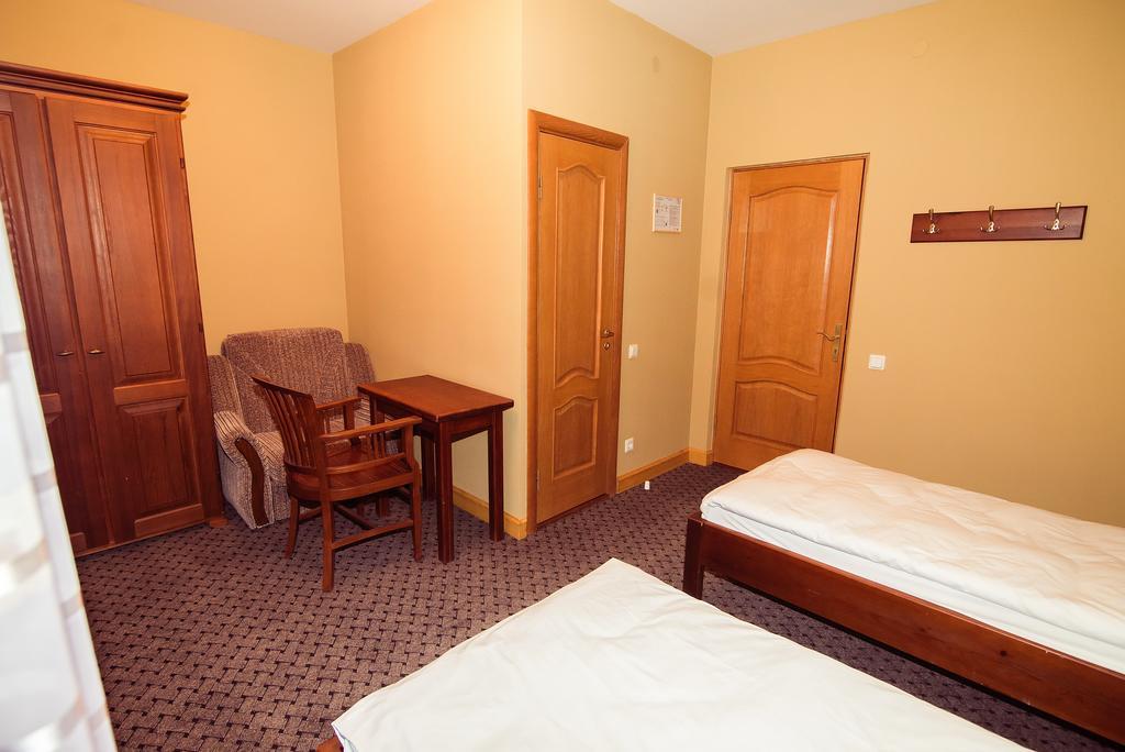 Rudzupukes Hotel Svente Buitenkant foto