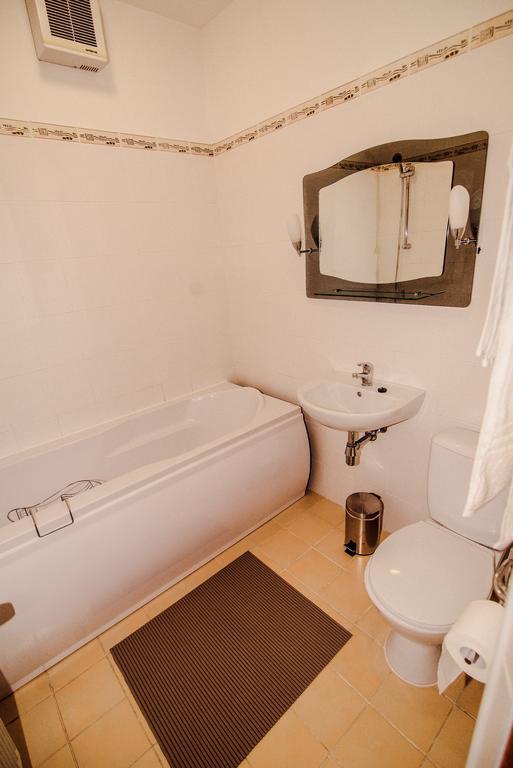 Rudzupukes Hotel Svente Buitenkant foto