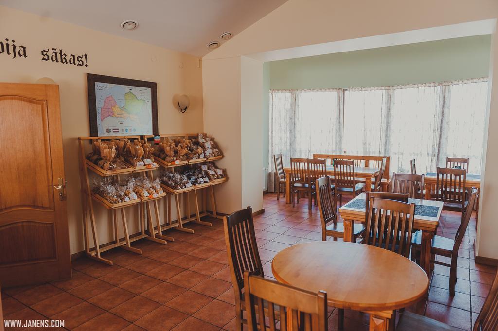 Rudzupukes Hotel Svente Buitenkant foto