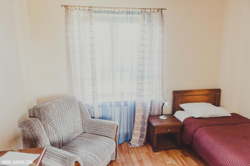 Rudzupukes Hotel Svente Buitenkant foto