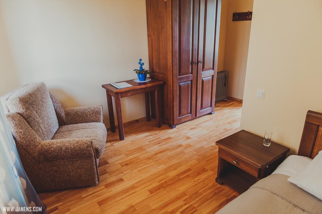 Rudzupukes Hotel Svente Buitenkant foto
