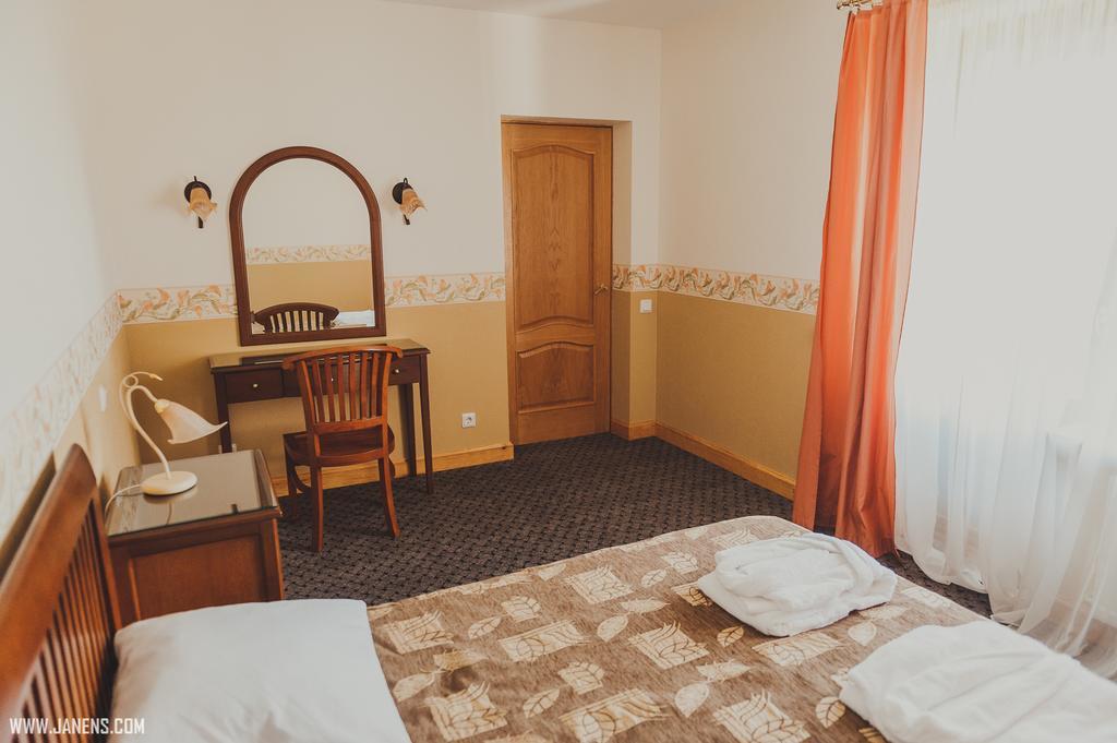 Rudzupukes Hotel Svente Buitenkant foto
