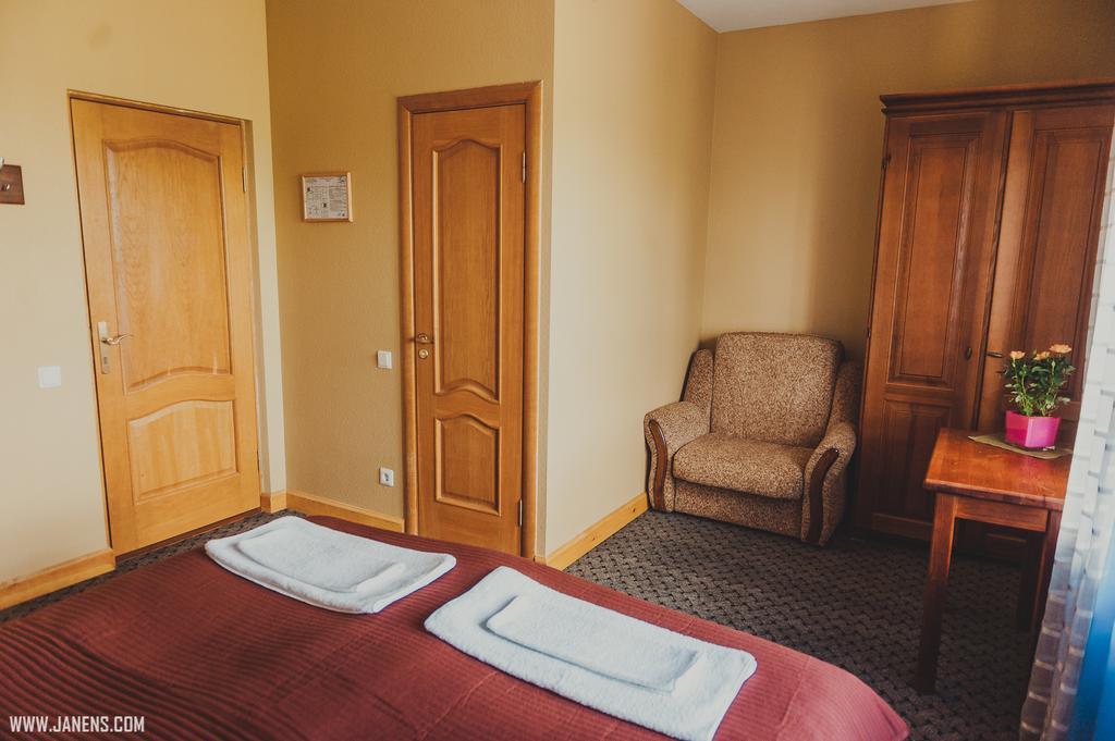 Rudzupukes Hotel Svente Buitenkant foto