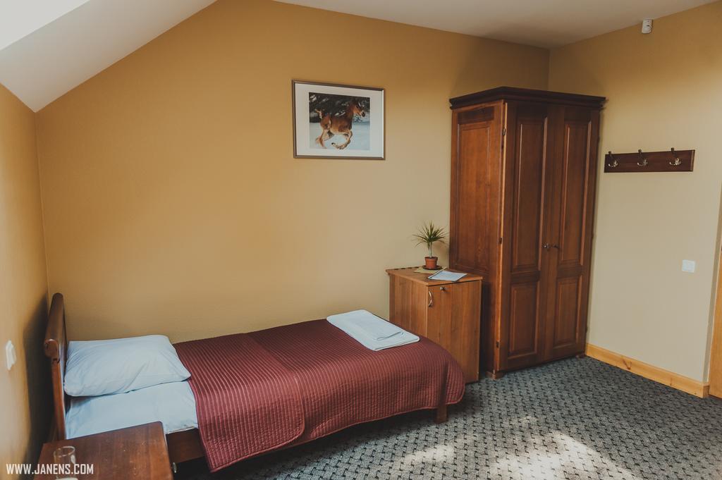 Rudzupukes Hotel Svente Buitenkant foto